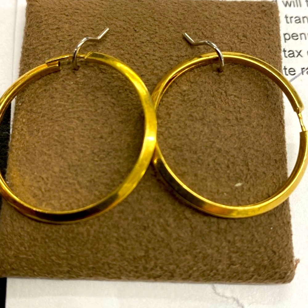 409938 14k hoop earrings